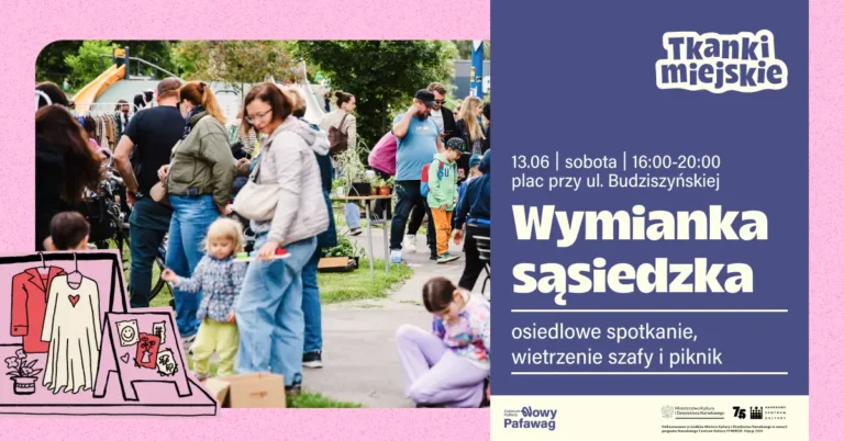 Grupa osób i narysowane płaszcze